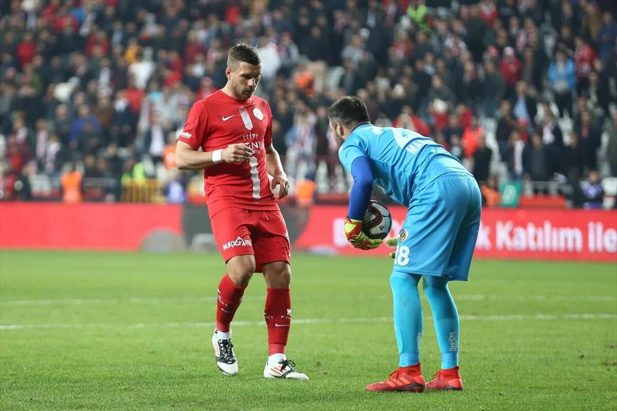 Podolski: Kruse ile final isterim