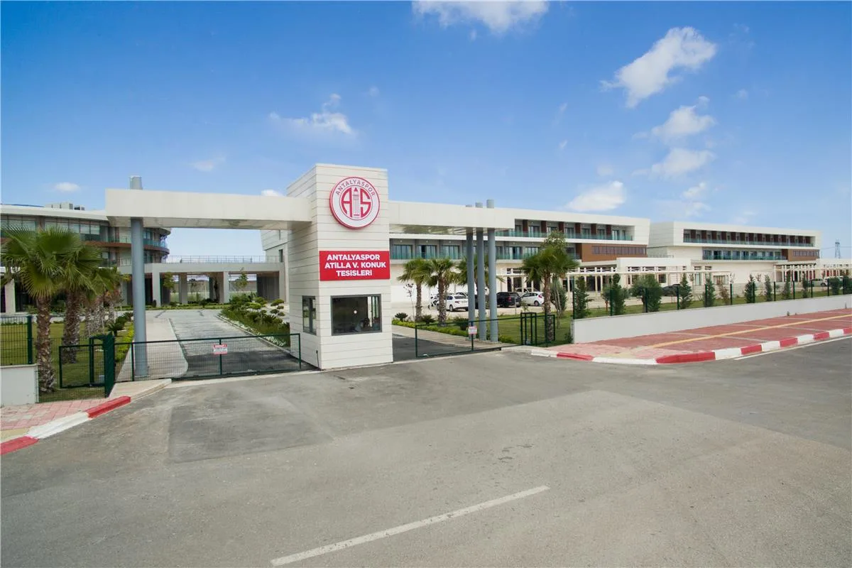 Antalyaspor’da yeniden elektrik kesildi