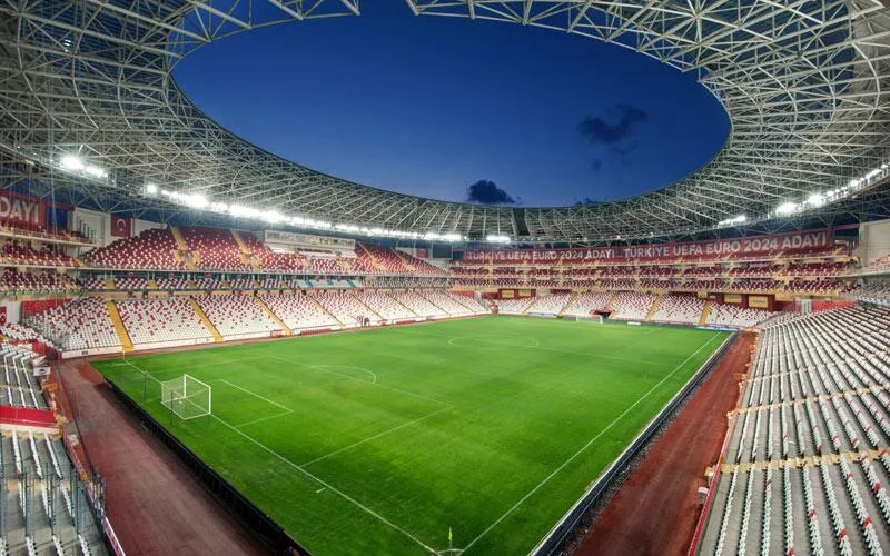 Antalya Stadyumu’nun kapasitesi artırılıyor
