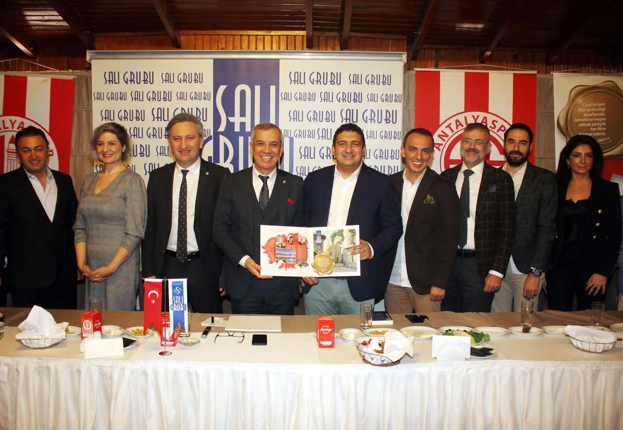 Ali Şafak Öztürk: Antalya çok avantajlı bir şehir