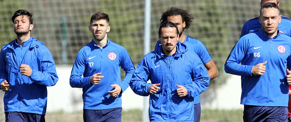 Antalyaspor çalışmalara ara vermedi