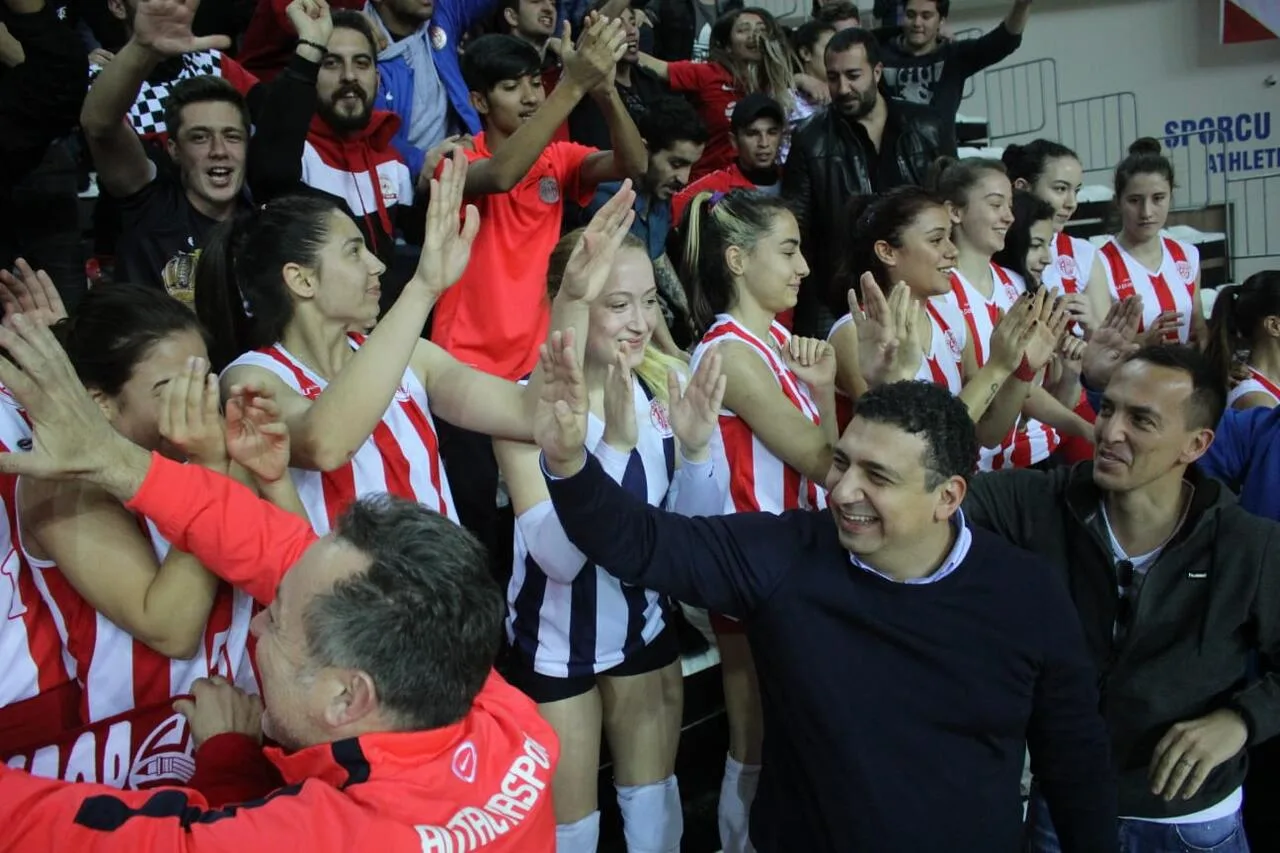 Antalyaspor voleybolda play off biletini kaptı