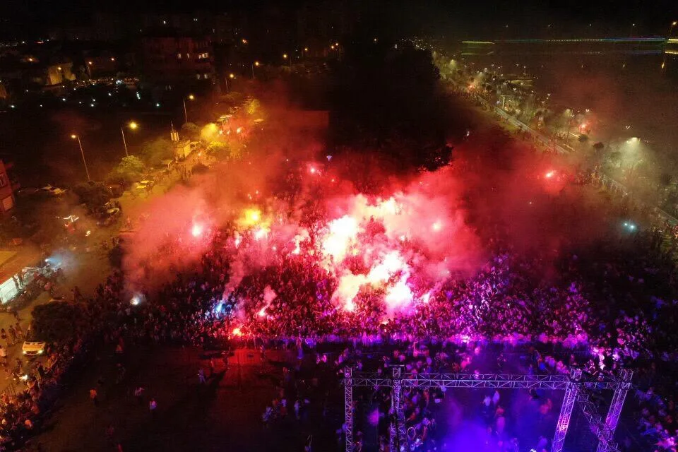 Antalyaspor taraftarından 07.07 kutlaması