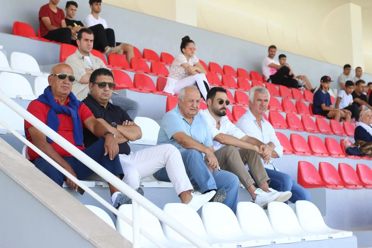 Başkanlar altyapı maçında