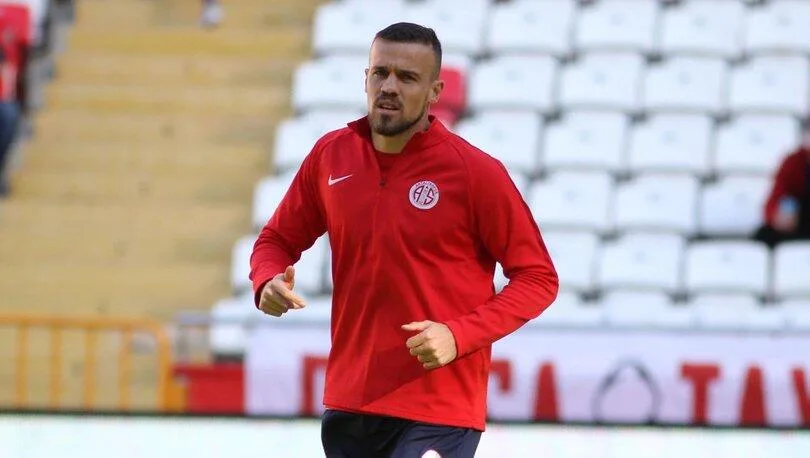 Chico 1 yıl daha Antalyaspor’da