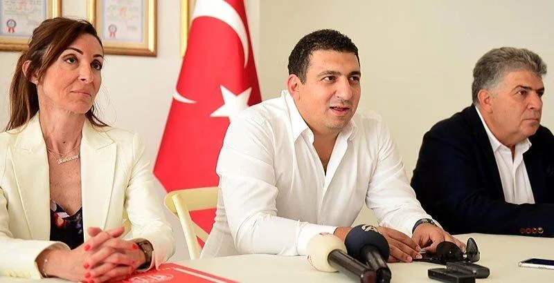 Antalyaspor’da ilk istifa ! Akıncıoğlu’dan açıklama