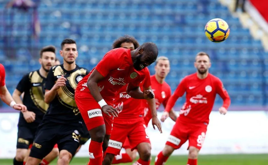 Osmanlıspor – Antalyaspor : 0-0