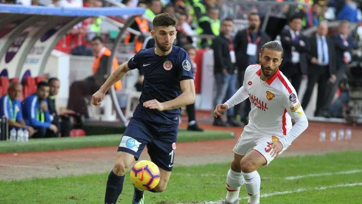 Antalyaspor’un gençleri zirve yaptı