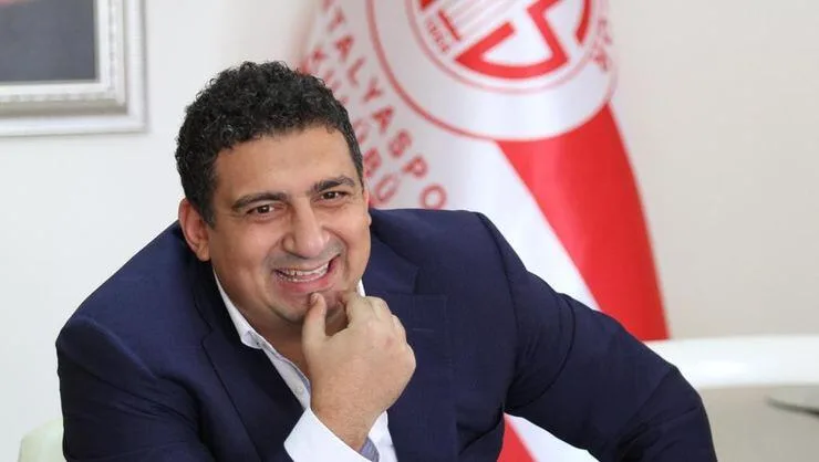 Ali Şafak Öztürk masaya yumruğunu vurdu, Mete Kalkavan görev alamadı
