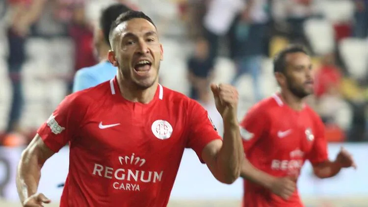 Mevlüt Erdinç adım adım Galatasaray’a gidiyor