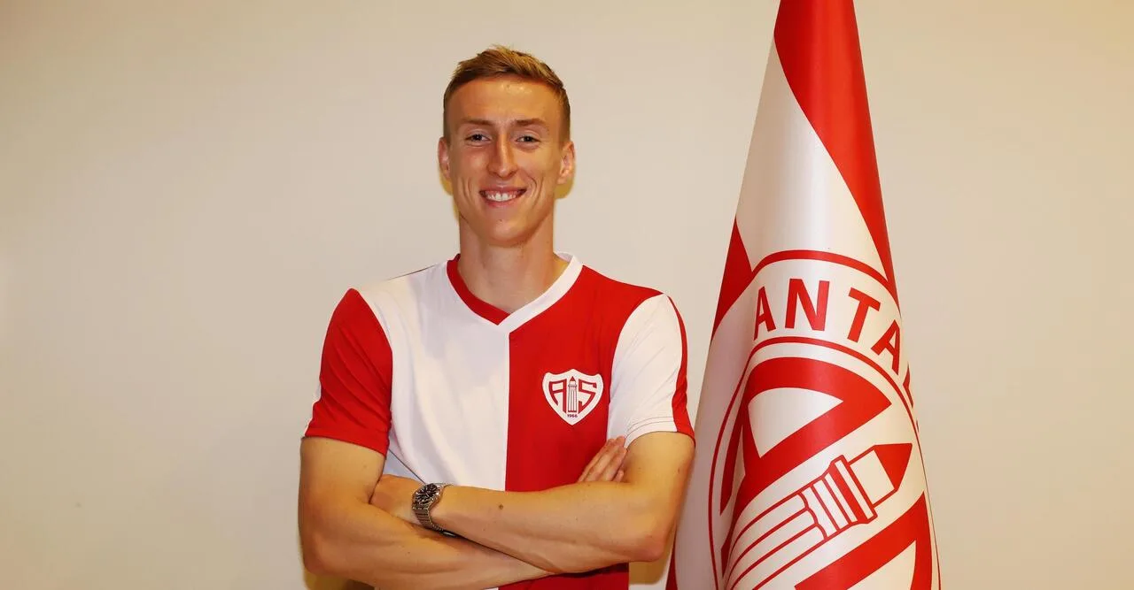 Buksa resmen Antalyaspor’da