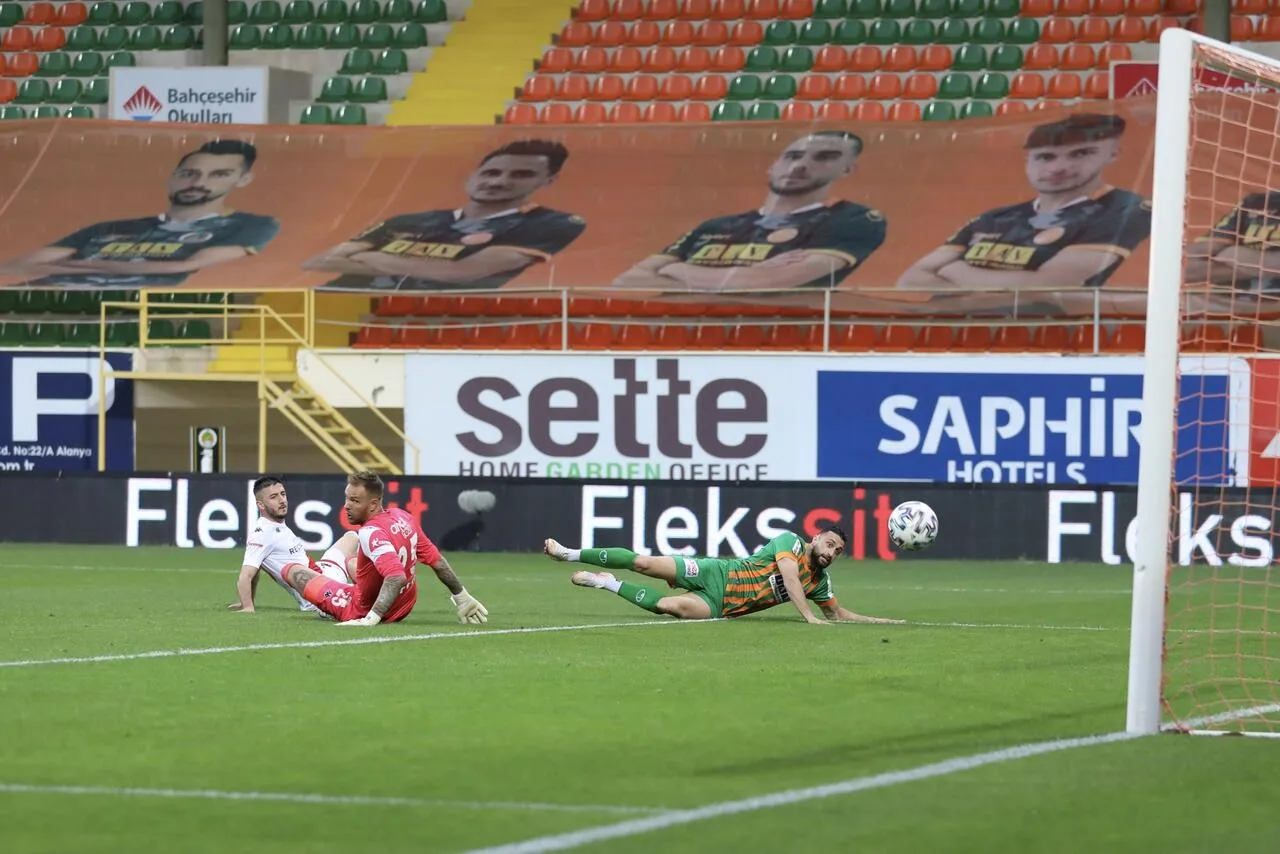 Antalyaspor 74 gün sonra 1’den fazla gol yedi
