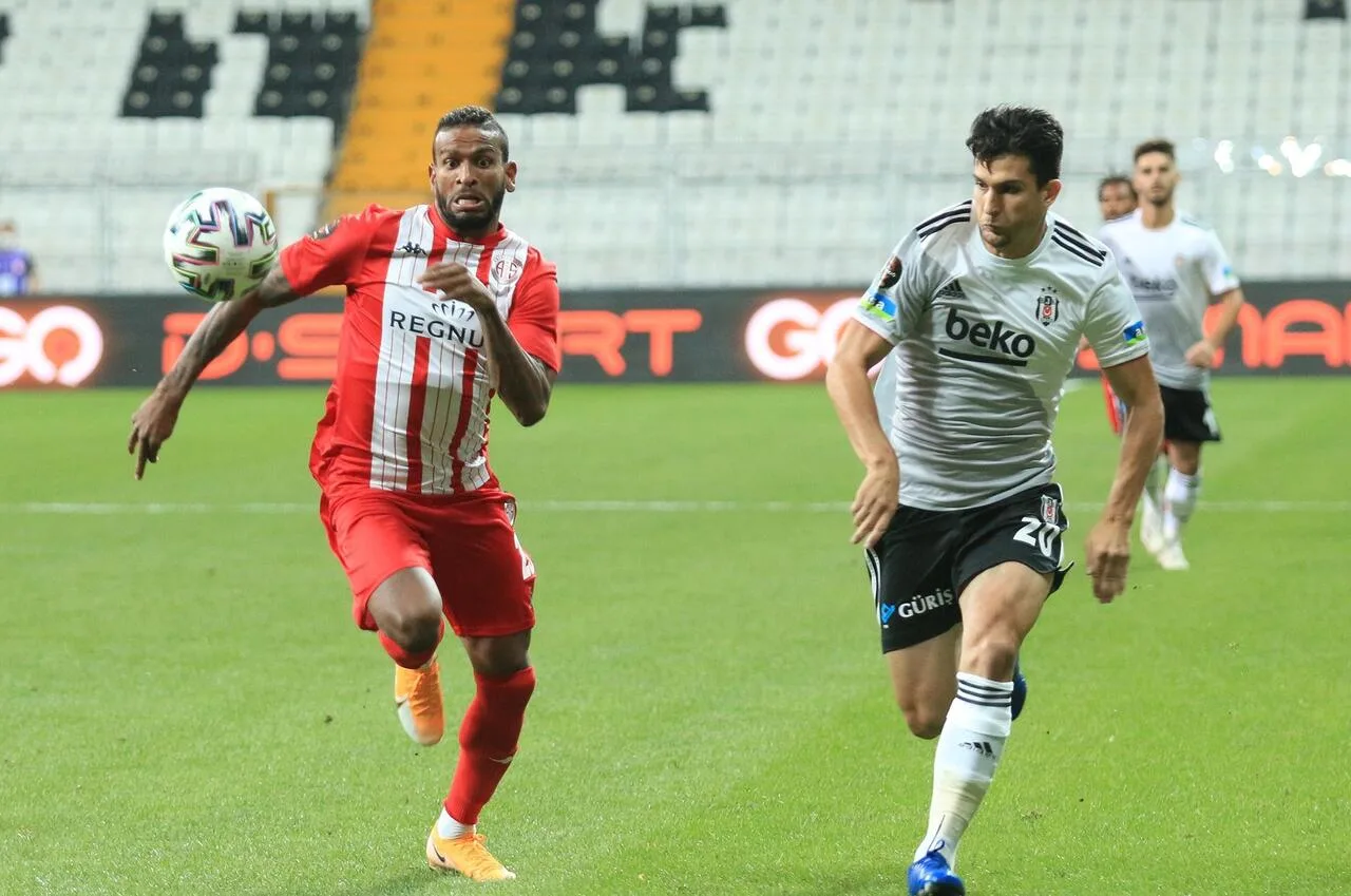 Beşiktaş 3 – 0 Antalyaspor