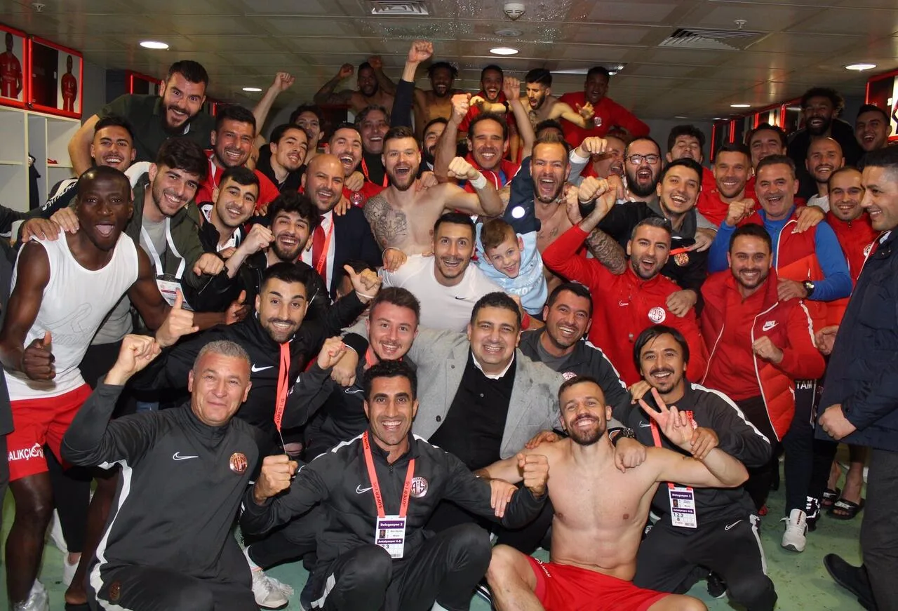 Antalyaspor’da ‘Şafak’ söküyor