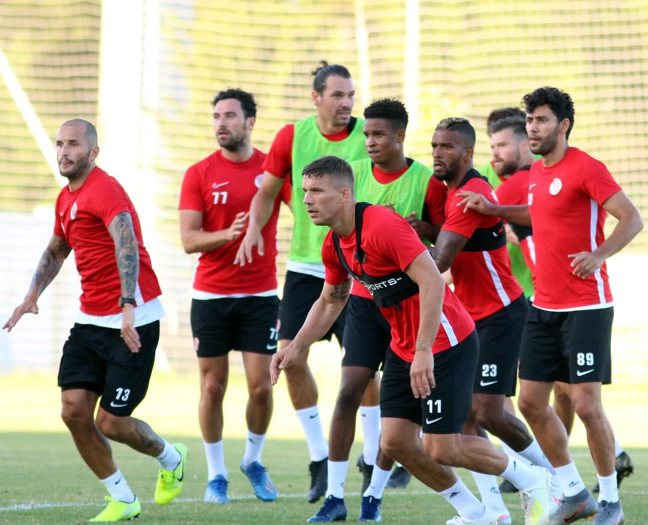Antalyaspor sağlık kontrolünden geçiyor