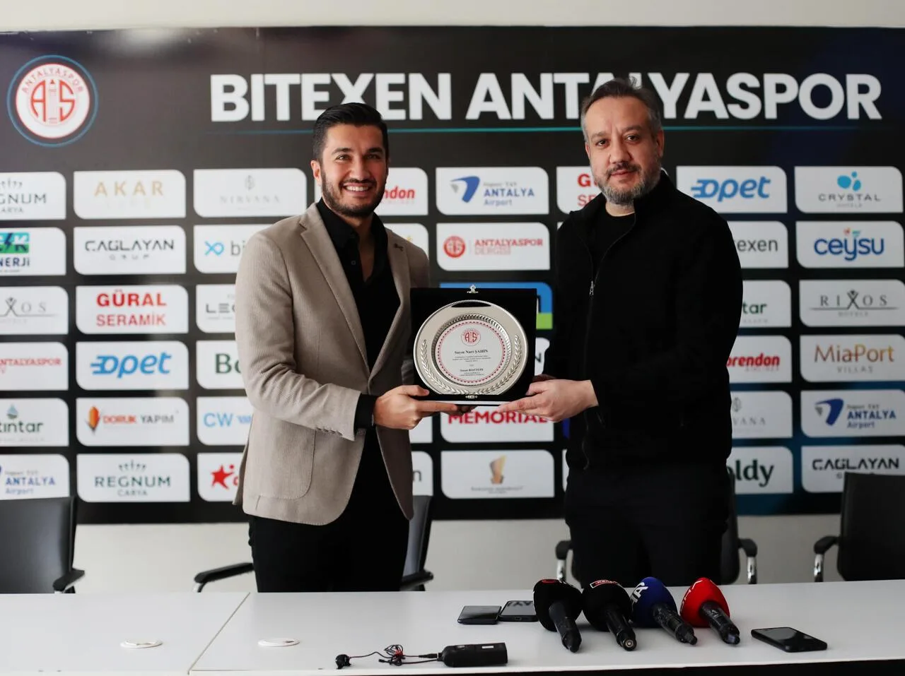 Nuri Şahin Antalyaspor’a veda etti