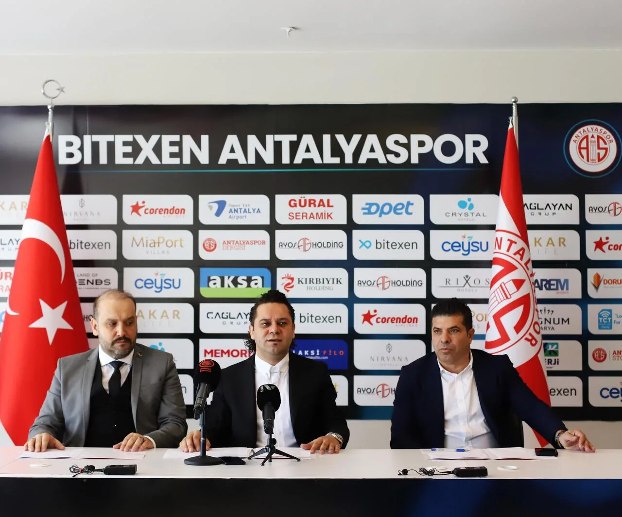 Transfer engelini kaldıramayan Antalyaspor’dan ilk açıklama