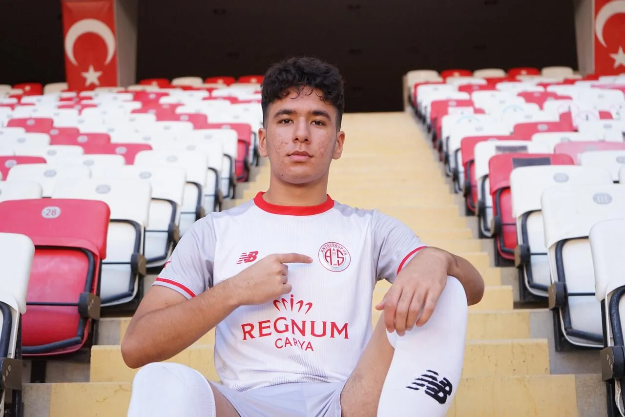 Antalyaspor’un yeni sezon formaları tanıtıldı