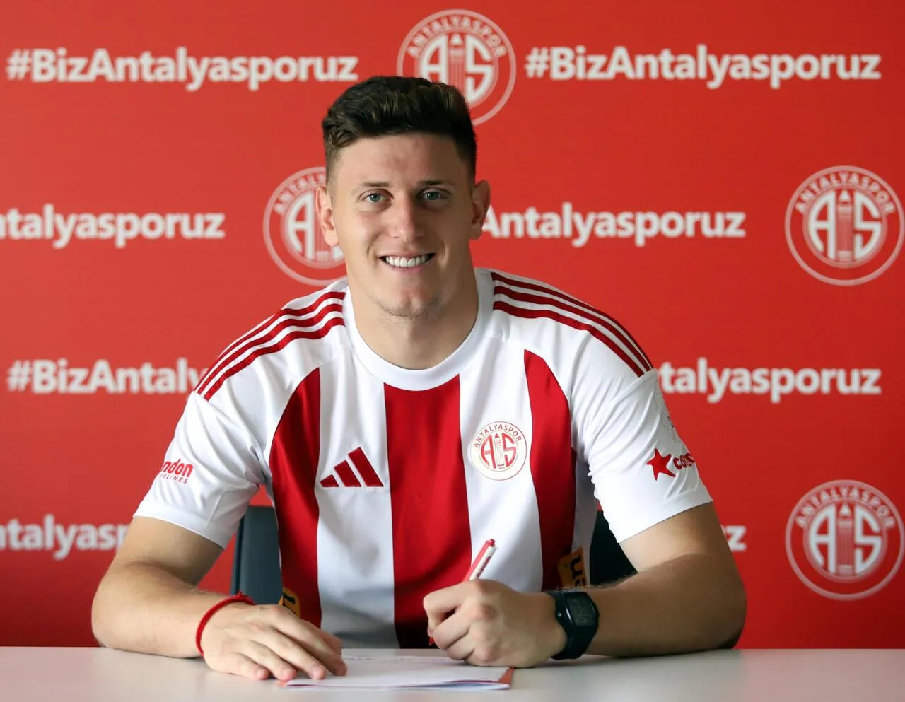 Gaich imzayı attı