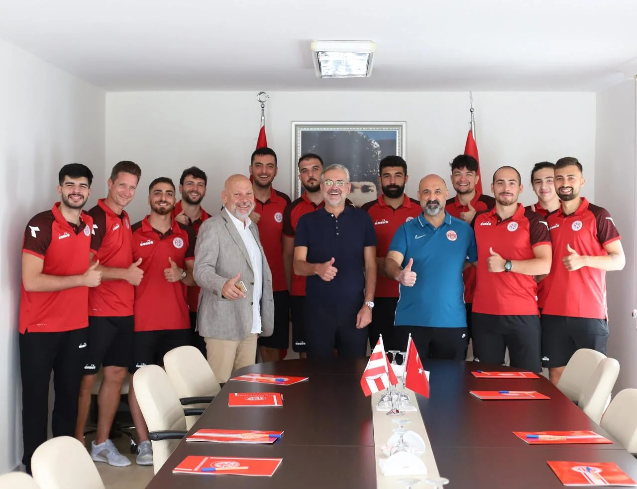 Antalyaspor’dan 11 imza