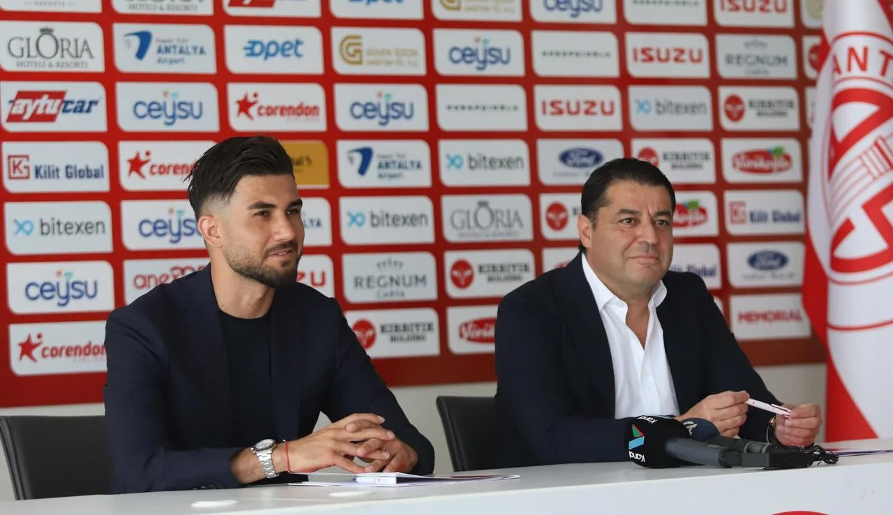 Soner Aydoğdu imzayı attı, o isimlere teşekkür etti