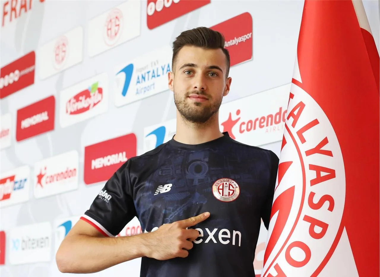 Alfons Groenendijk’ten Ataberk’e övgü