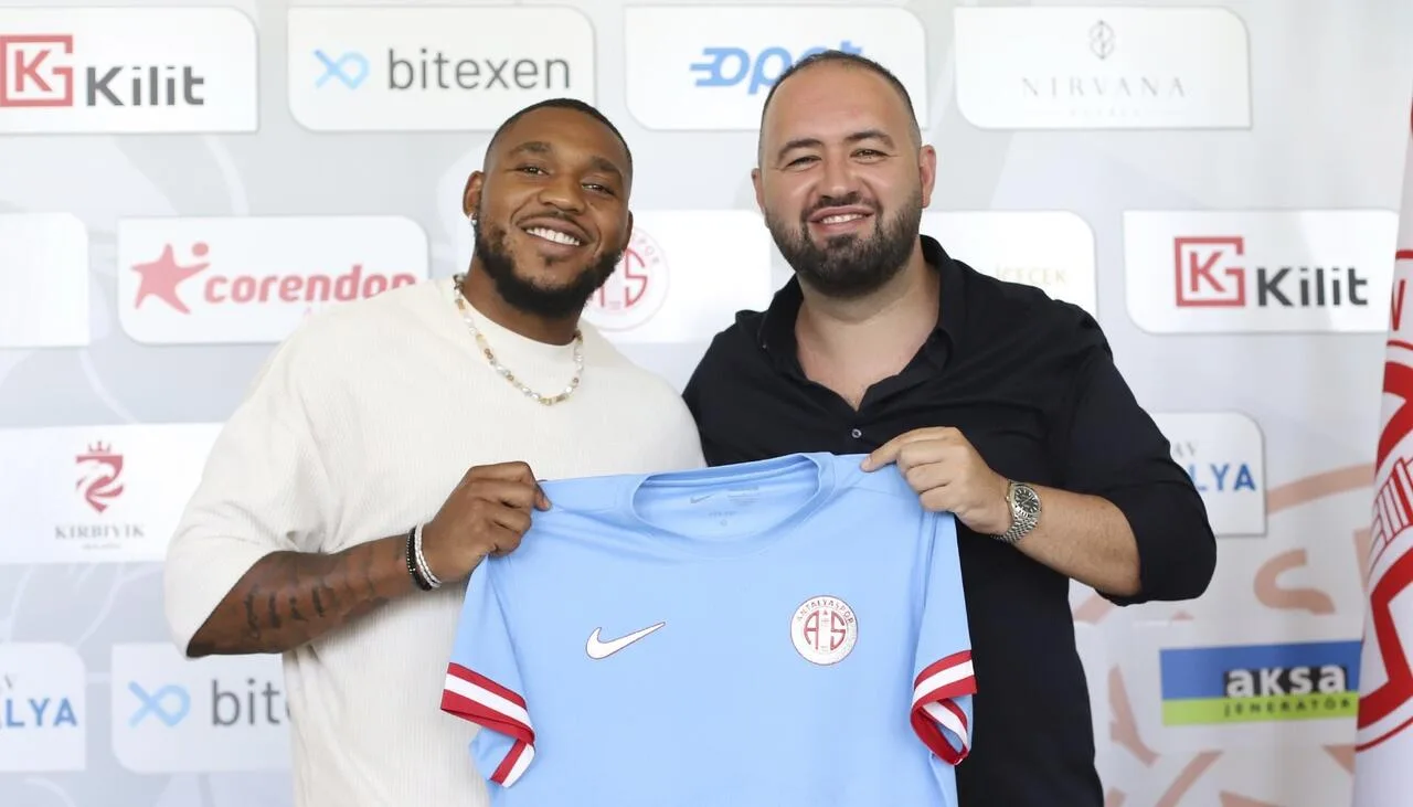 Assombalonga’dan 1+1 yıllık imza