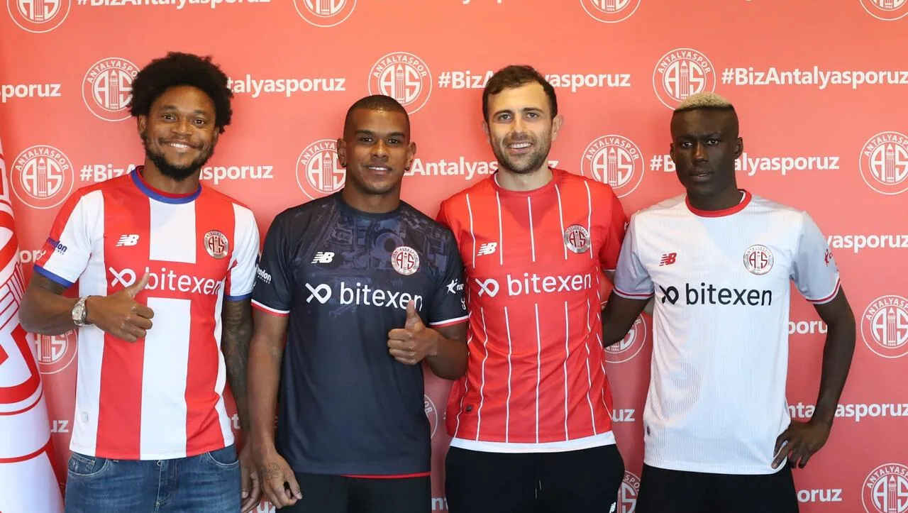 Antalyaspor’dan 4 imza birden