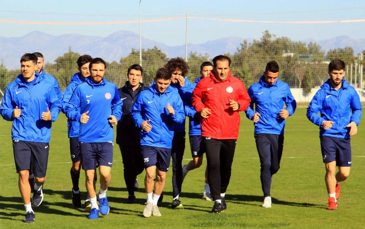 Fenerbahçe maçı hazırlıkları 6 eksikle devam ediyor