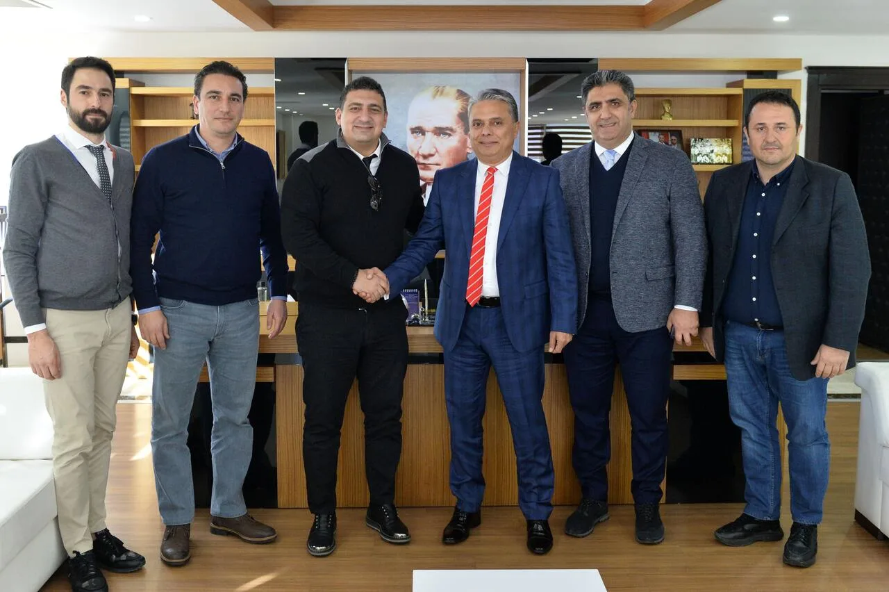 Antalyaspor Yönetimi’nden Başkan Uysal’a ziyaret