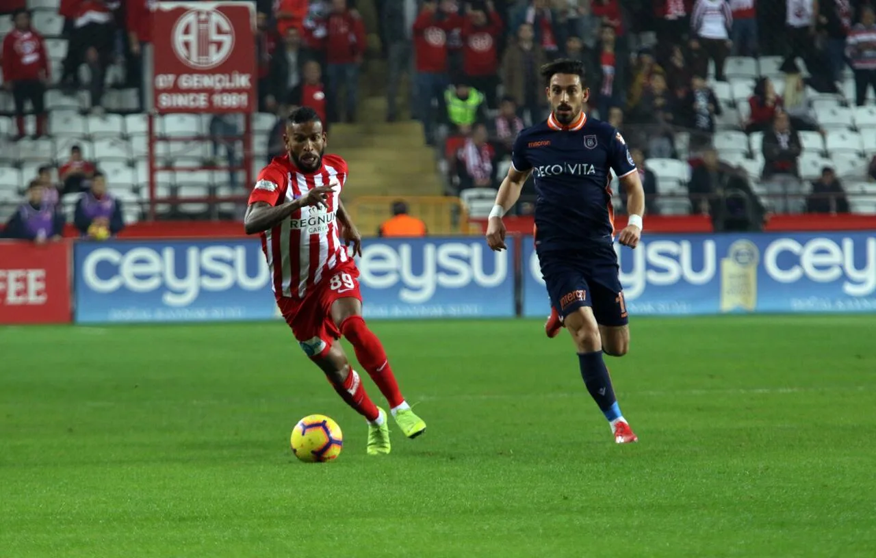 Antalyaspor 0 – 1 Başakşehir