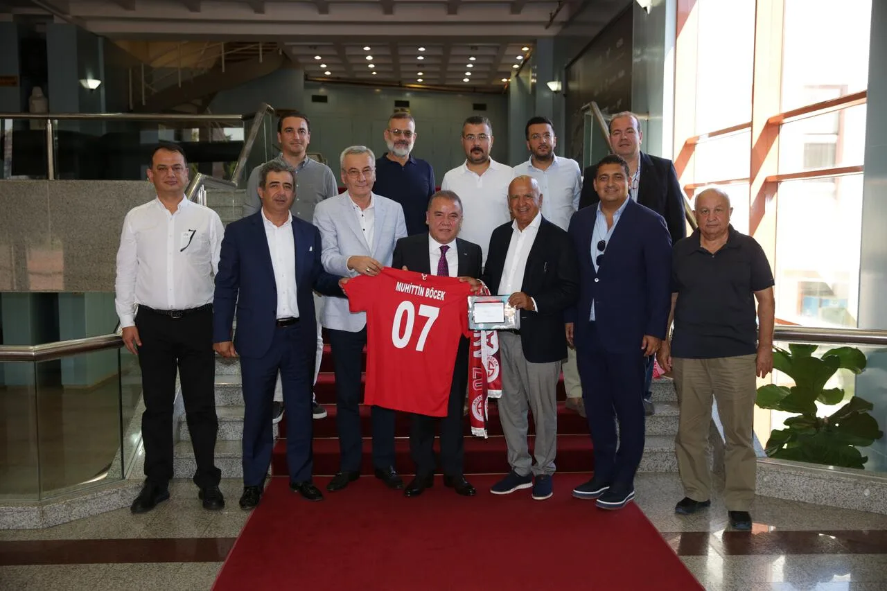 Muhittin Böcek: Sporu ve siyaseti ayrı tuttuk