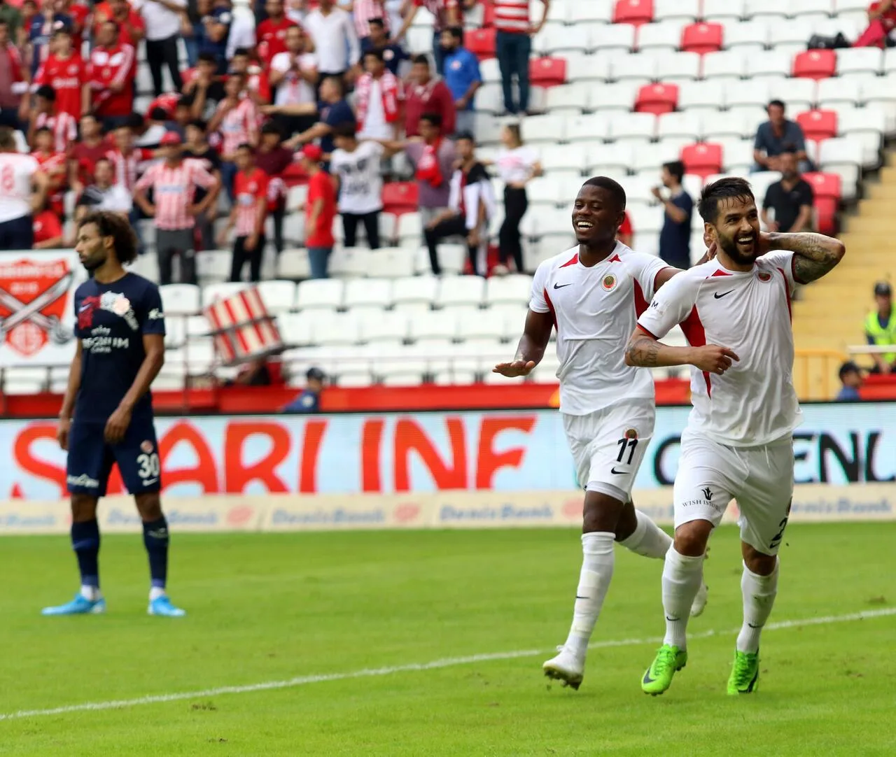 Antalyaspor yıllar sonra evinde 6 fark yedi