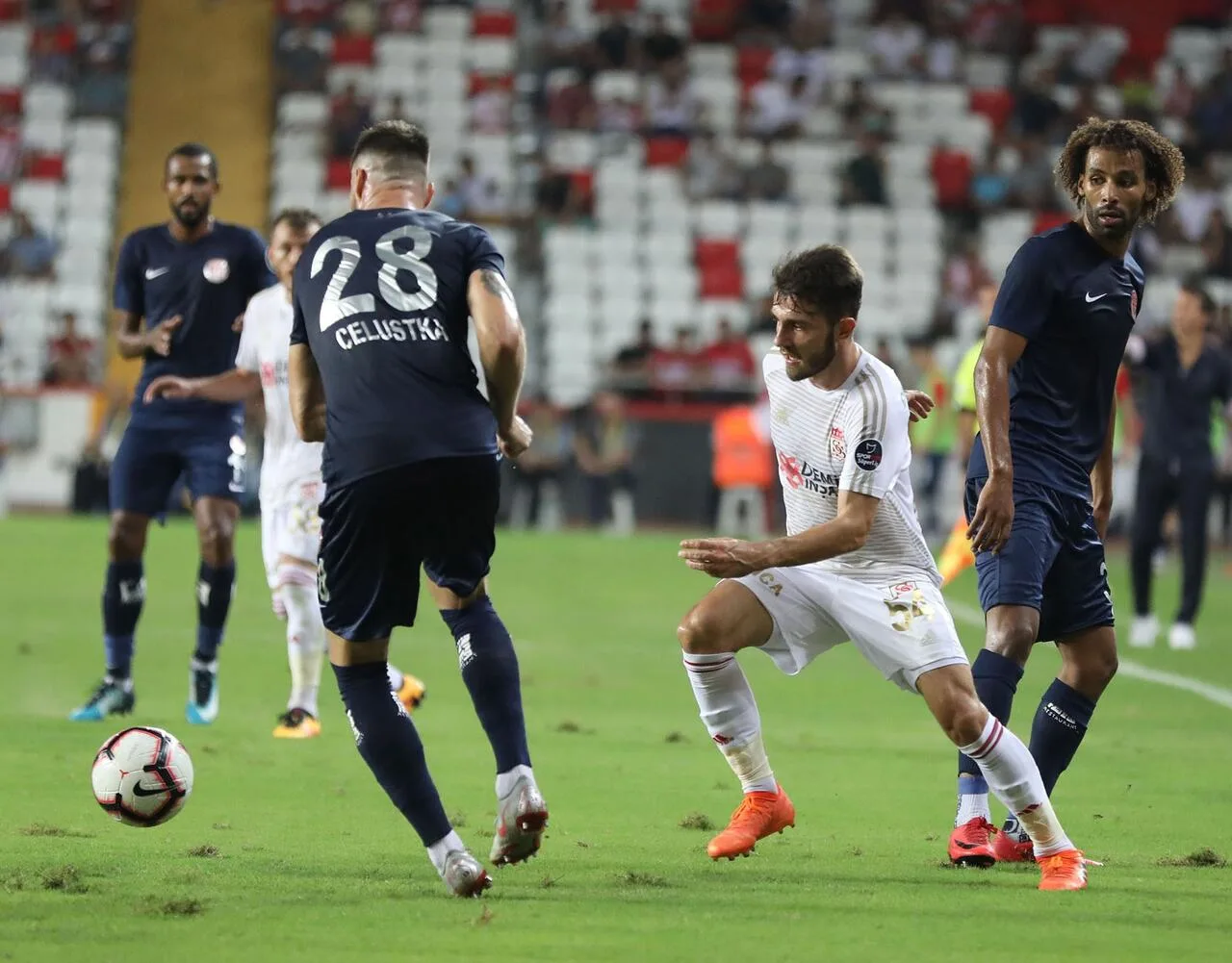 Sivasspor ile Antalyaspor 21. randevuda