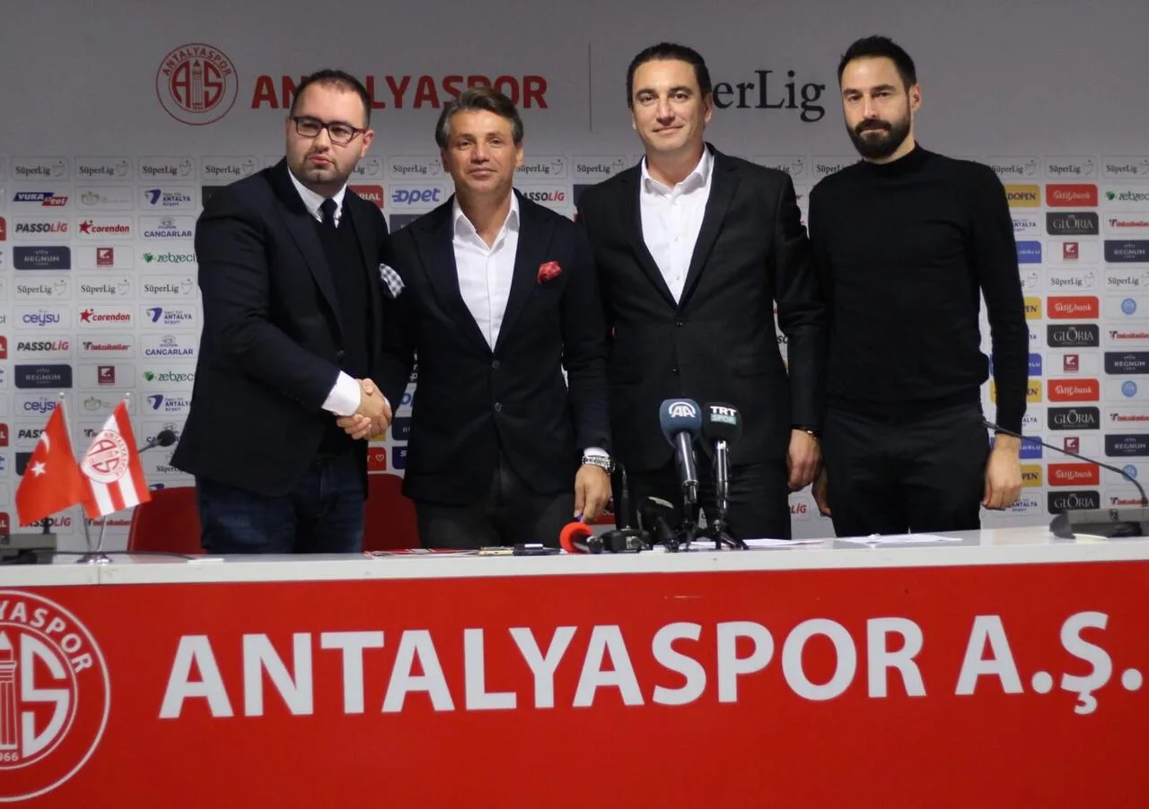 Tamer Tuna imzayı attı