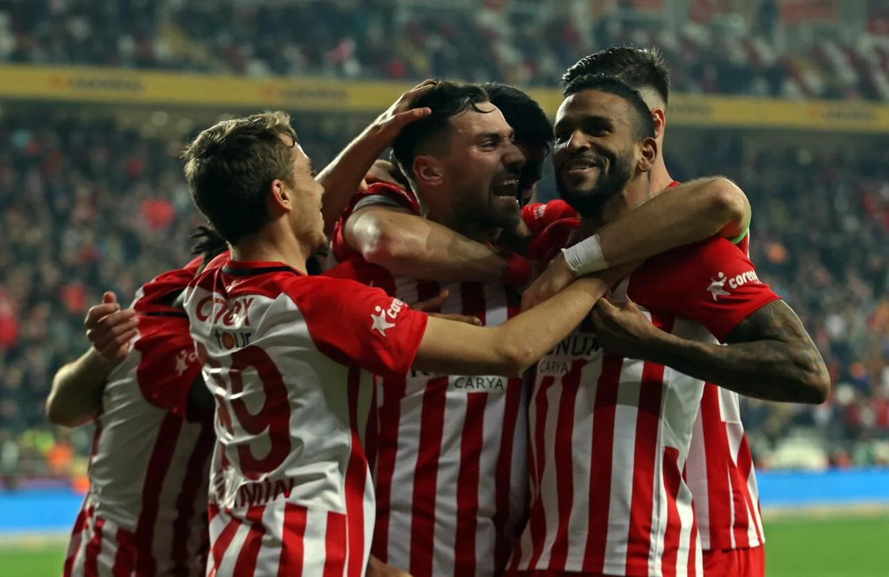 Antalyaspor puan farkıyla en iyi serisini yakaladı