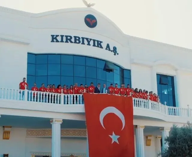 Kırbıyık Holding Antalyaspor’a desteği çekti