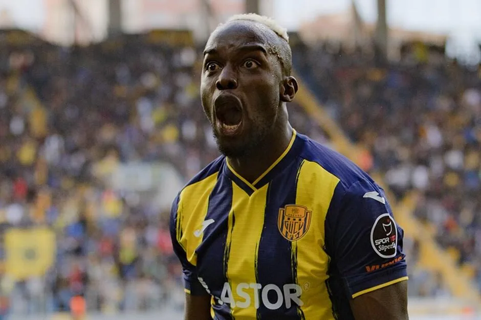 Antalyaspor Ali Sowe’u istiyor