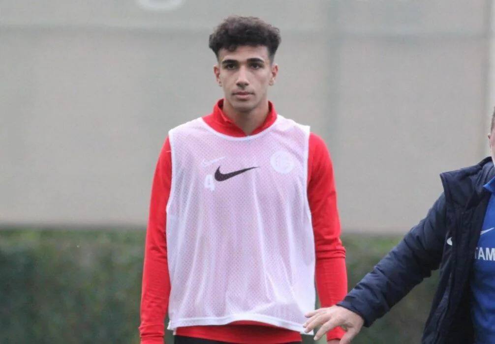 Antalyaspor’un genç futbolcusu Hatayspor’a gitti