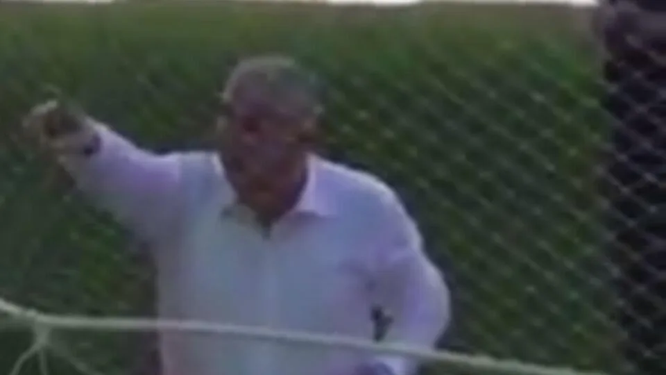 Cihan Bulut, taraftar ile tartıştı! (Video)
