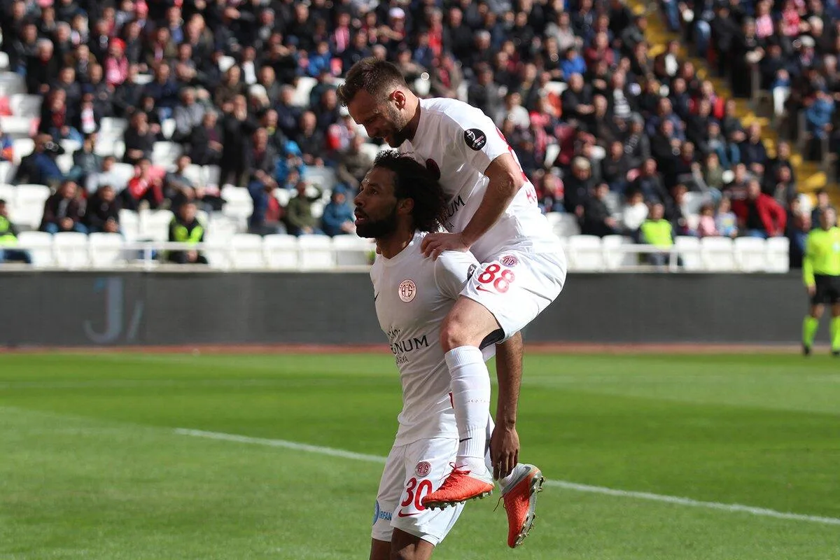 Nazım Sangare 723 gün sonra gol sevinci yaşadı