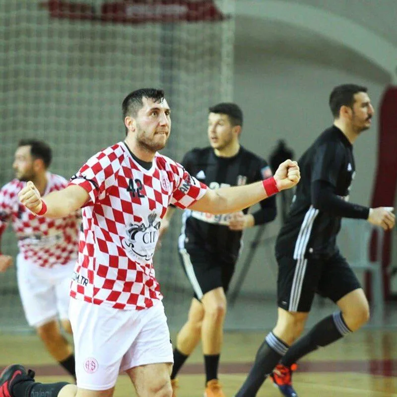 Cemal Kütahya’ya milli davet