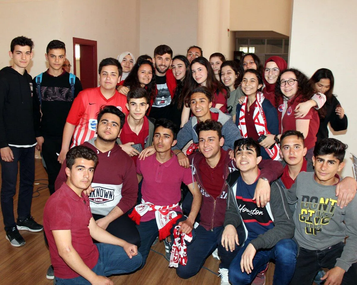 Antalyaspor’un okul ziyaretleri devam ediyor
