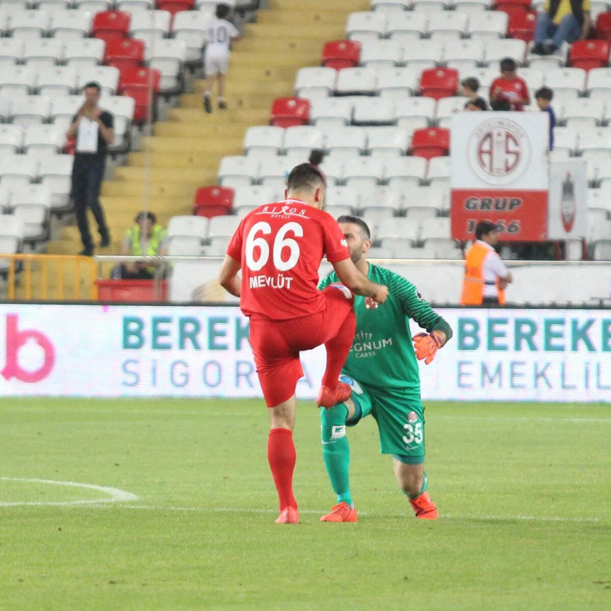 Antalyaspor’dan Mevlüt Erdinç açıklaması
