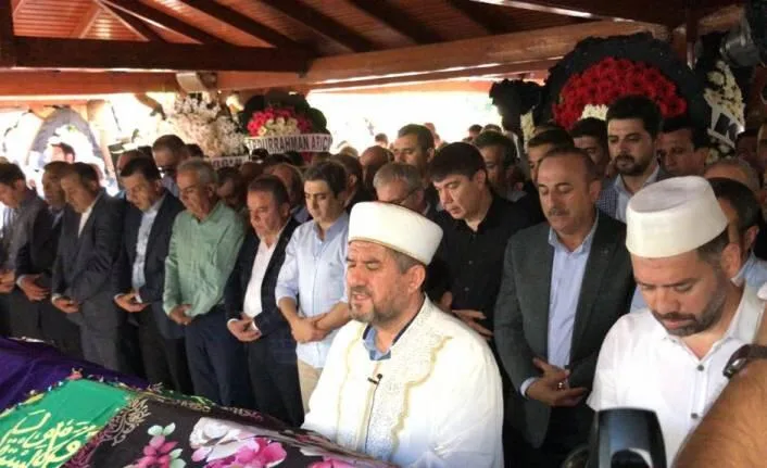 Menderes Türel’in annesi toprağa verildi
