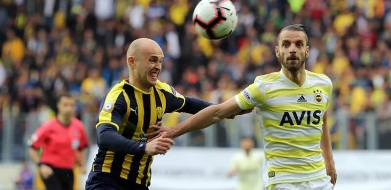 Antalyaspor’da savunmaya Pazdan hamlesi