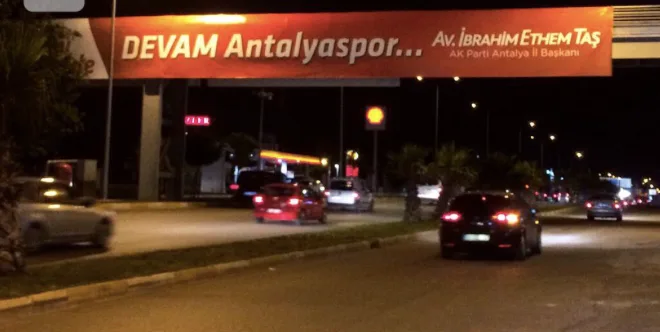 “Devam Antalyaspor” pankartına siyaset tepkisi