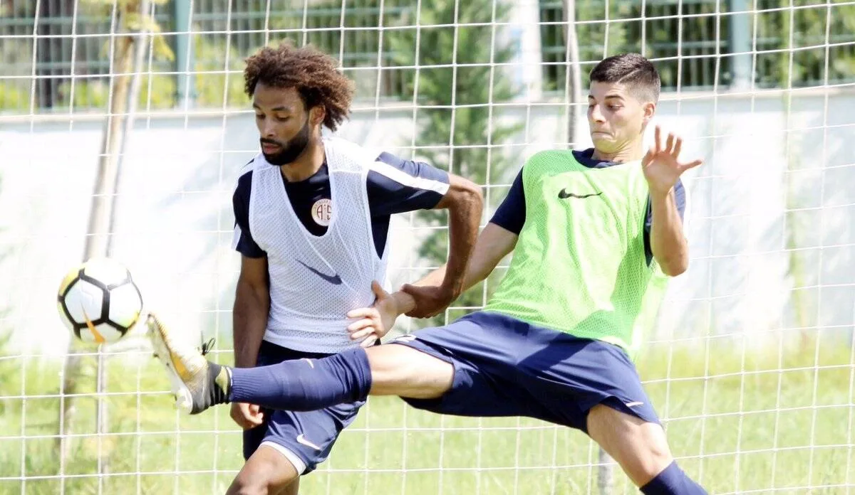 Antalyaspor yerli oyunculara en çok şans veren 3. takım oldu