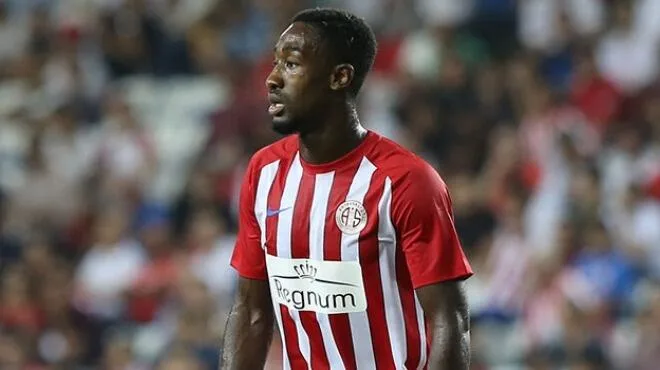 Trabzonspor, Djourou ile transfer görüşmelerine başladı!