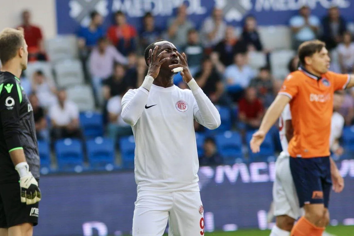 Başakşehir – Antalyaspor : 4-0